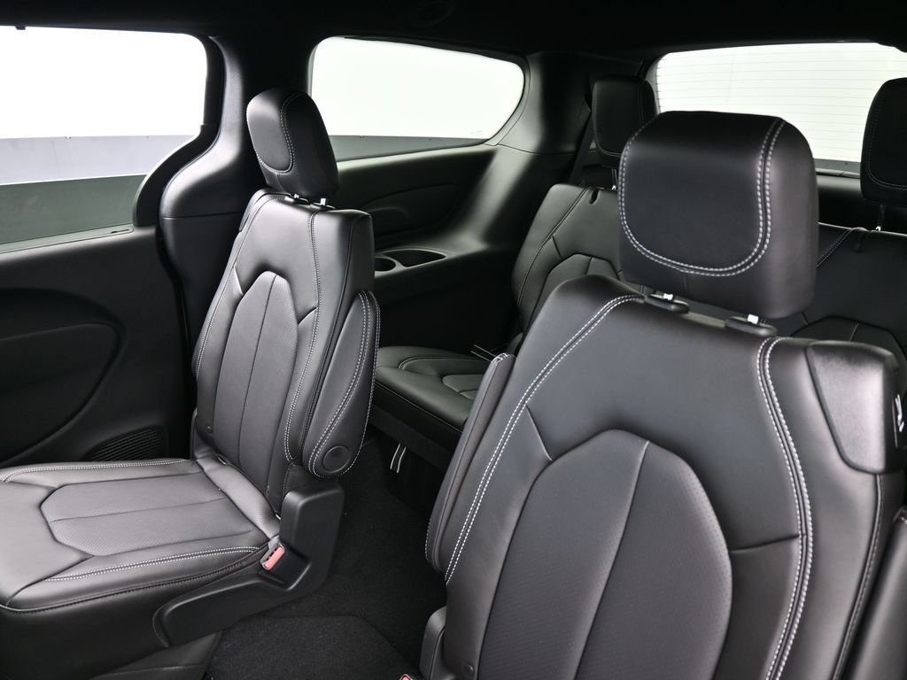 New 2026 Chrysler Pacifica Select w/ S Appearance Package FWD image 30
