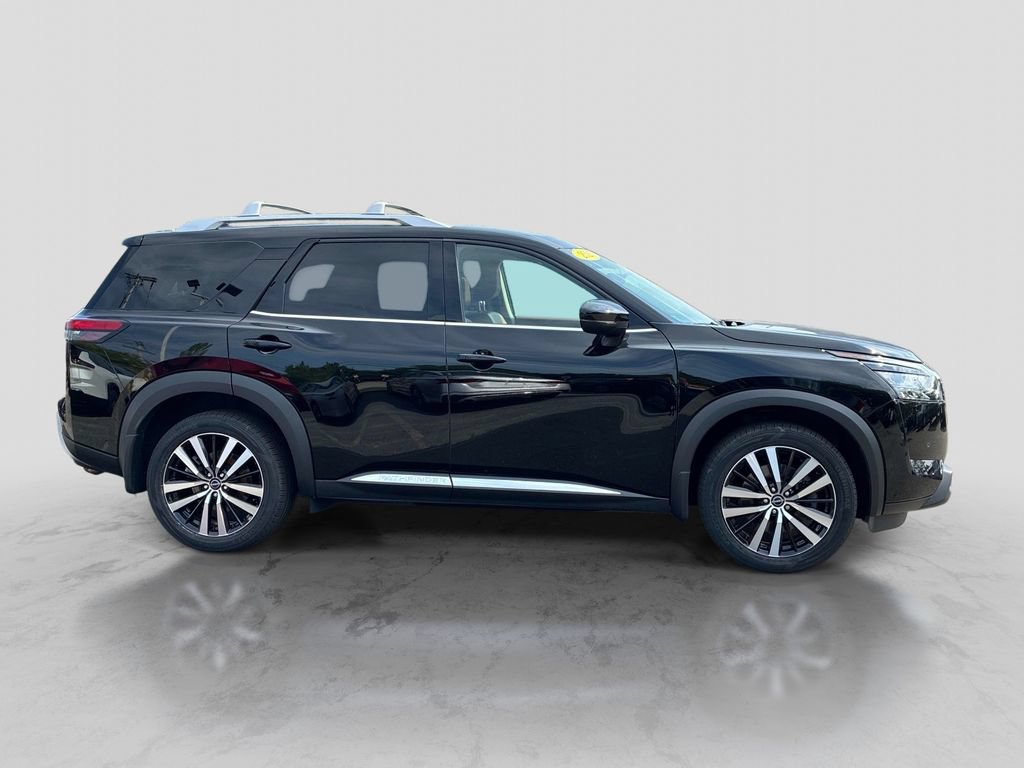 Certified 2025 Nissan Pathfinder Platinum w/ Cargo Package AWD/4WD image 8