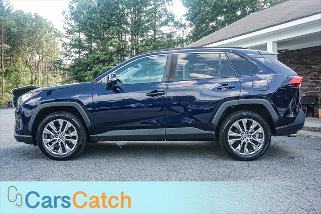 Used 2020 Toyota RAV4 XLE Premium AWD/4WD image 8