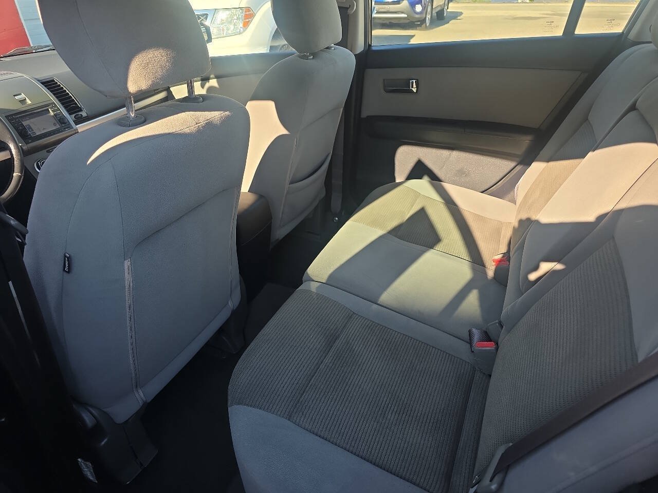 Used 2012 Nissan Sentra 2.0 SR w/ Special Edition Pkg FWD image 8