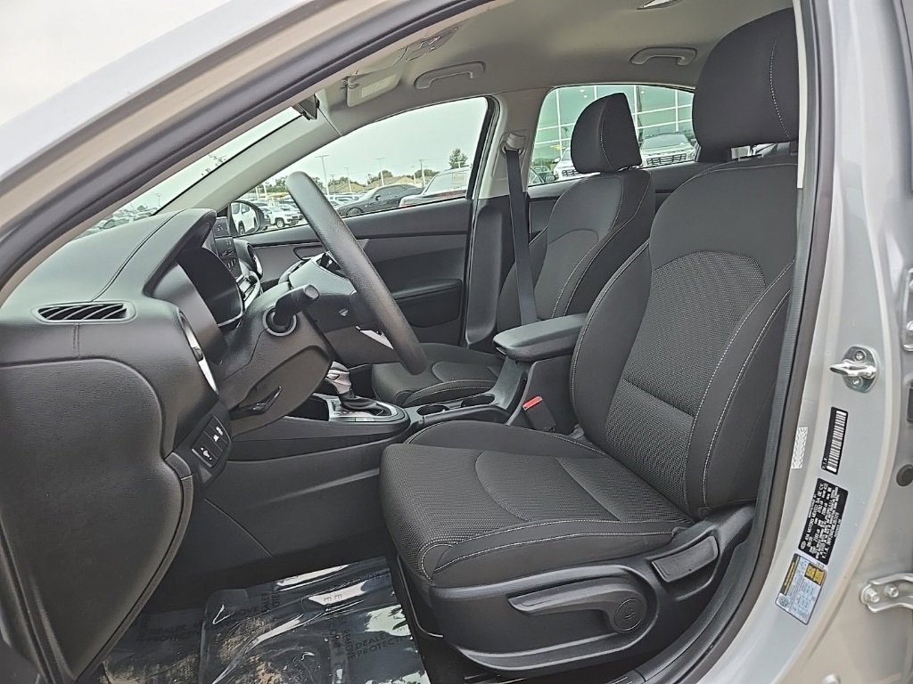 Used 2021 Kia Forte LXS image 11