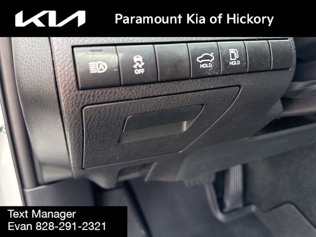 Used 2023 Toyota Camry SE AWD/4WD image 18