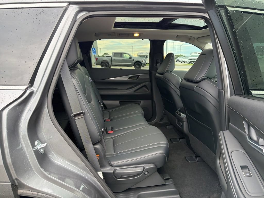 Used 2023 INFINITI QX60 Luxe w/ Cargo Package AWD/4WD image 18
