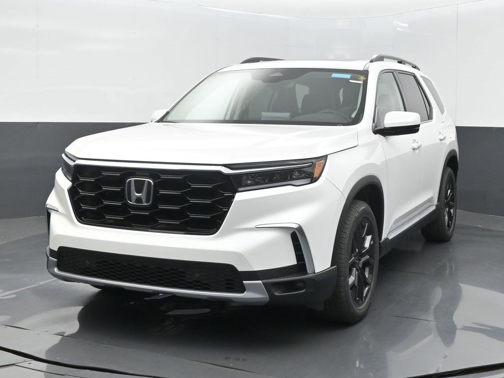 New 2025 Honda Pilot Touring image 7
