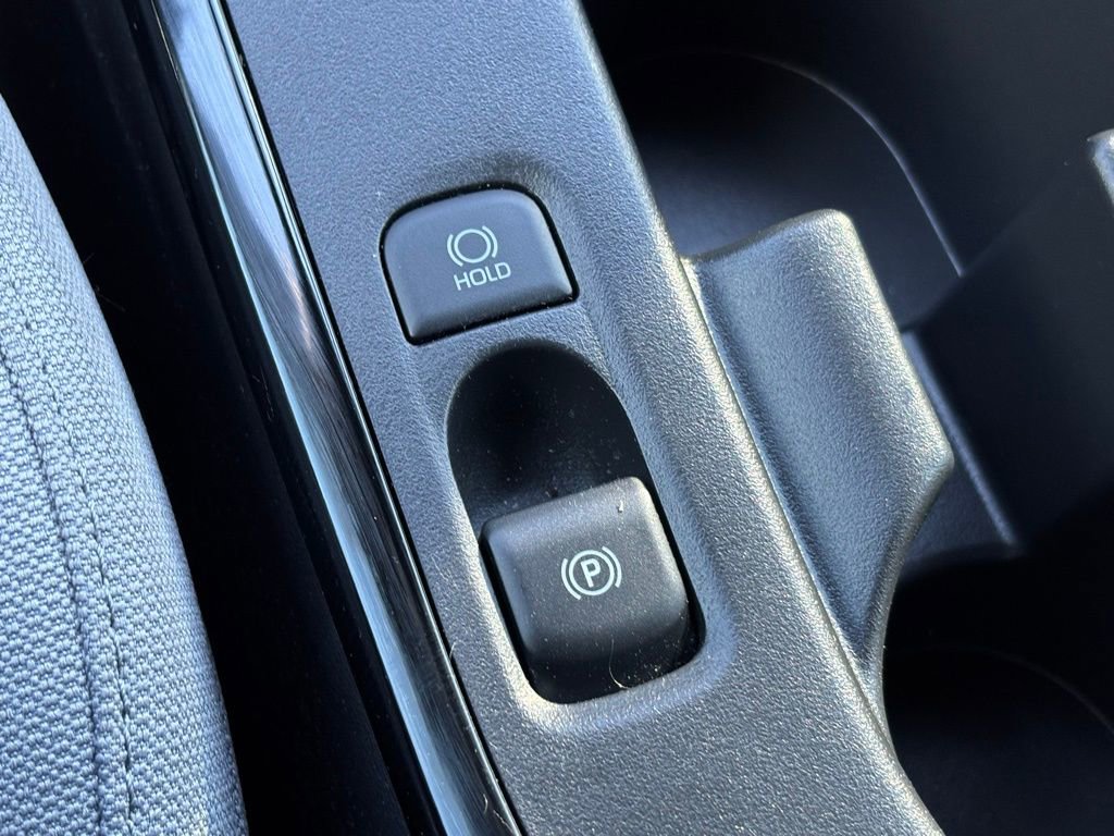 Certified 2025 Toyota Corolla SE image 21