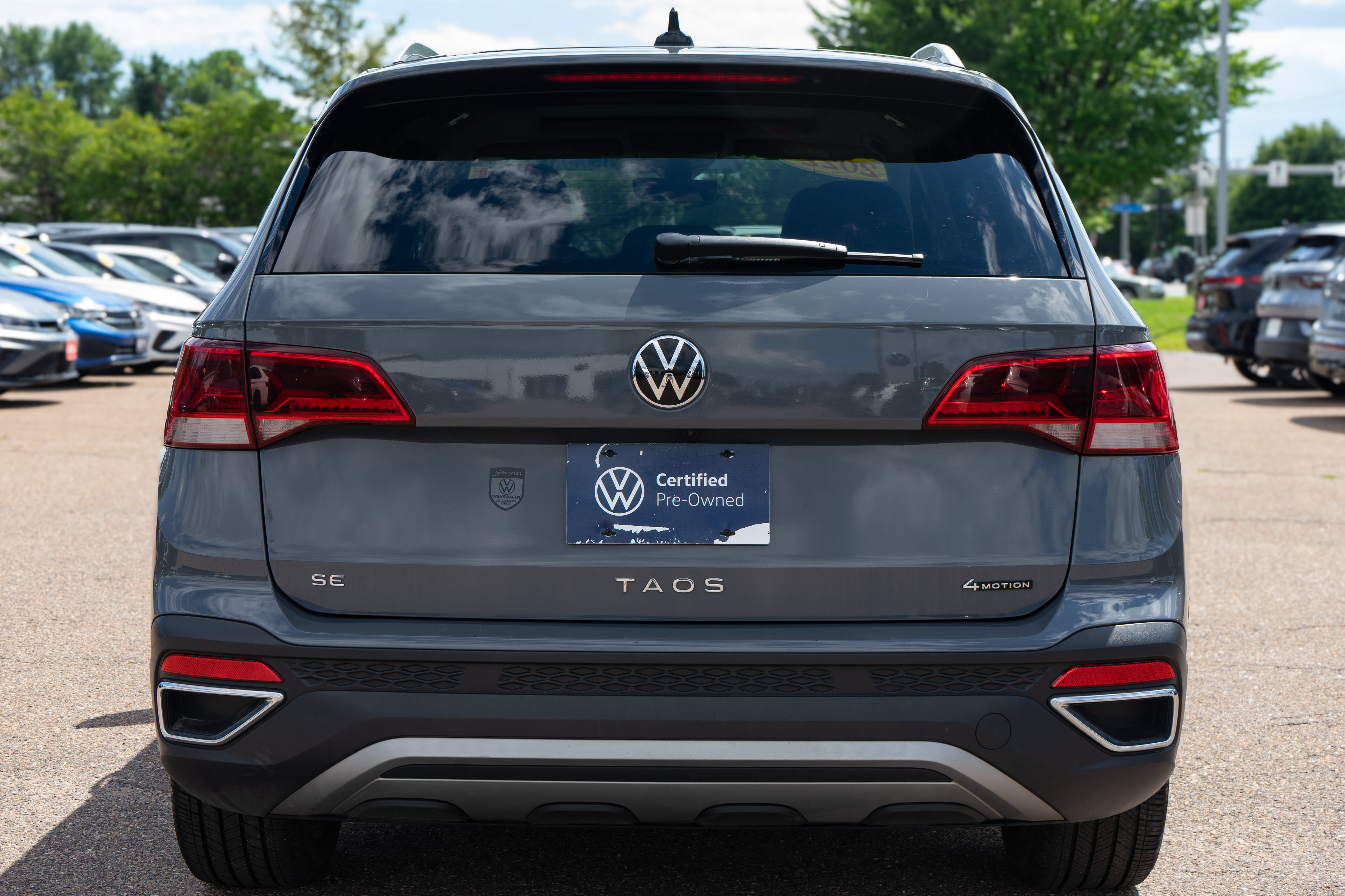 Certified 2022 Volkswagen Taos SE w/ Panoramic Sunroof Package AWD/4WD image 5