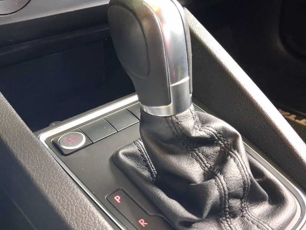 Used 2017 Volkswagen Jetta SE FWD image 25