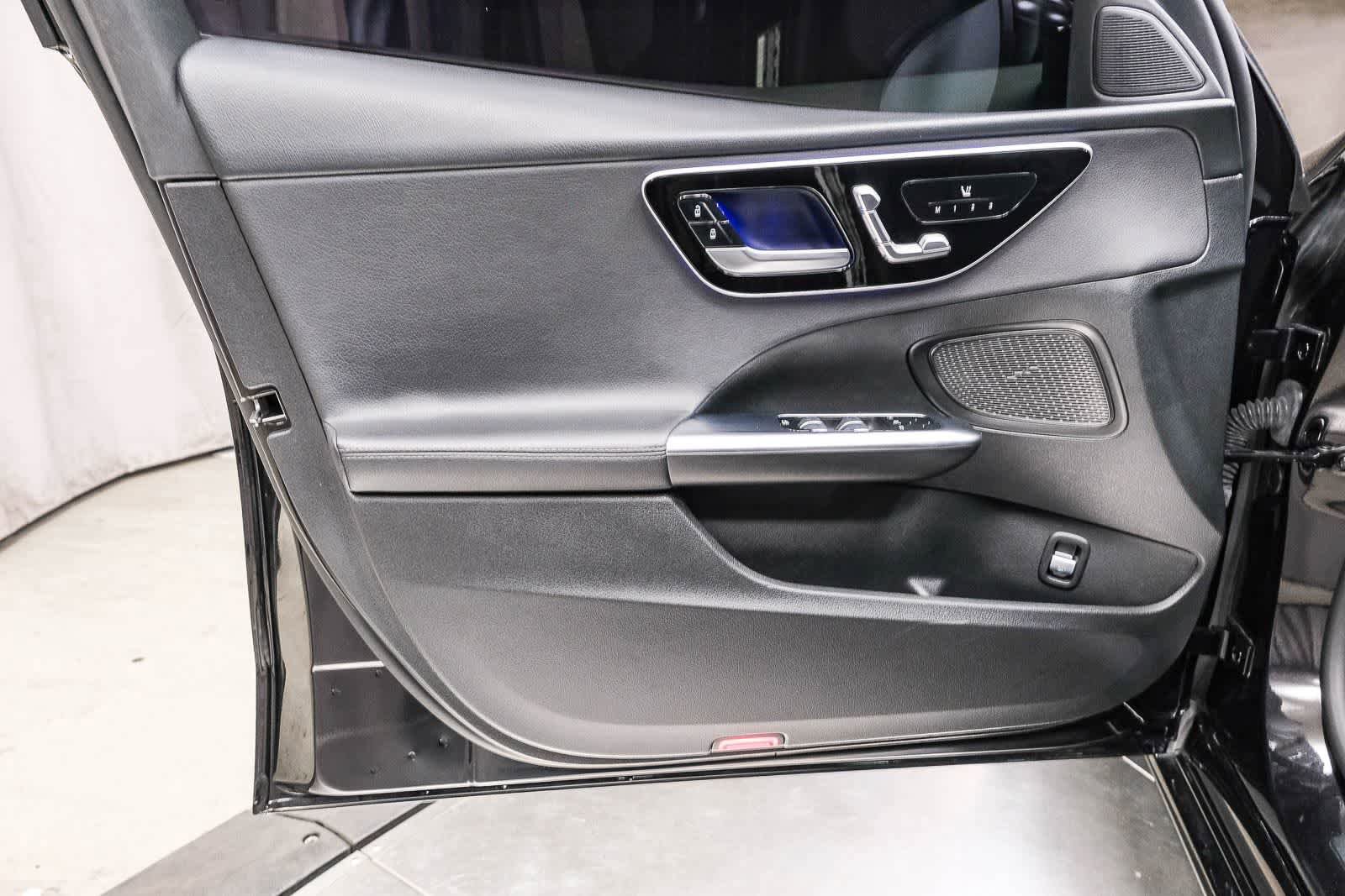 Certified 2023 Mercedes-Benz C 300 Sedan image 27