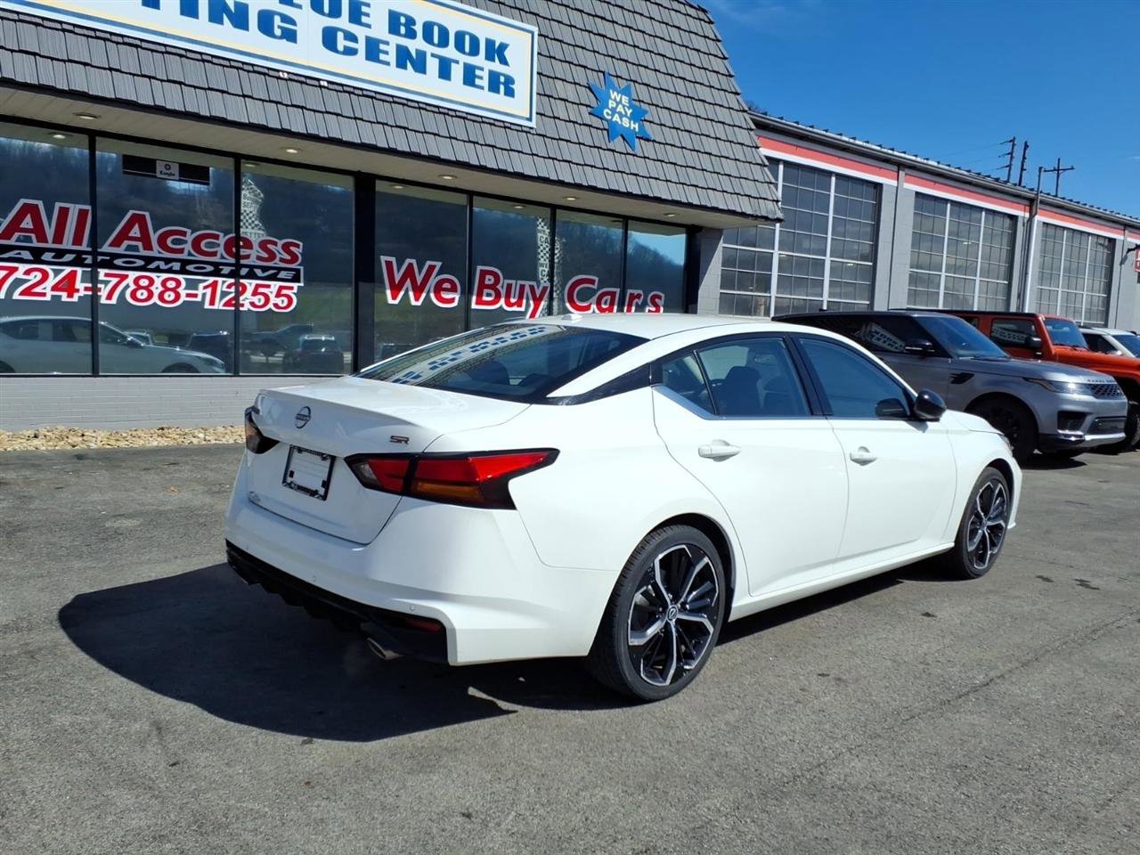 Used 2024 Nissan Altima 2.5 SR image 2