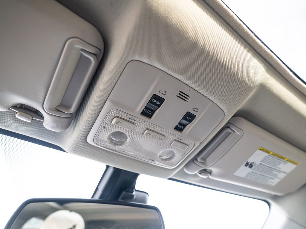 Used 2014 Toyota RAV4 Limited w/ Technology Package AWD/4WD image 33