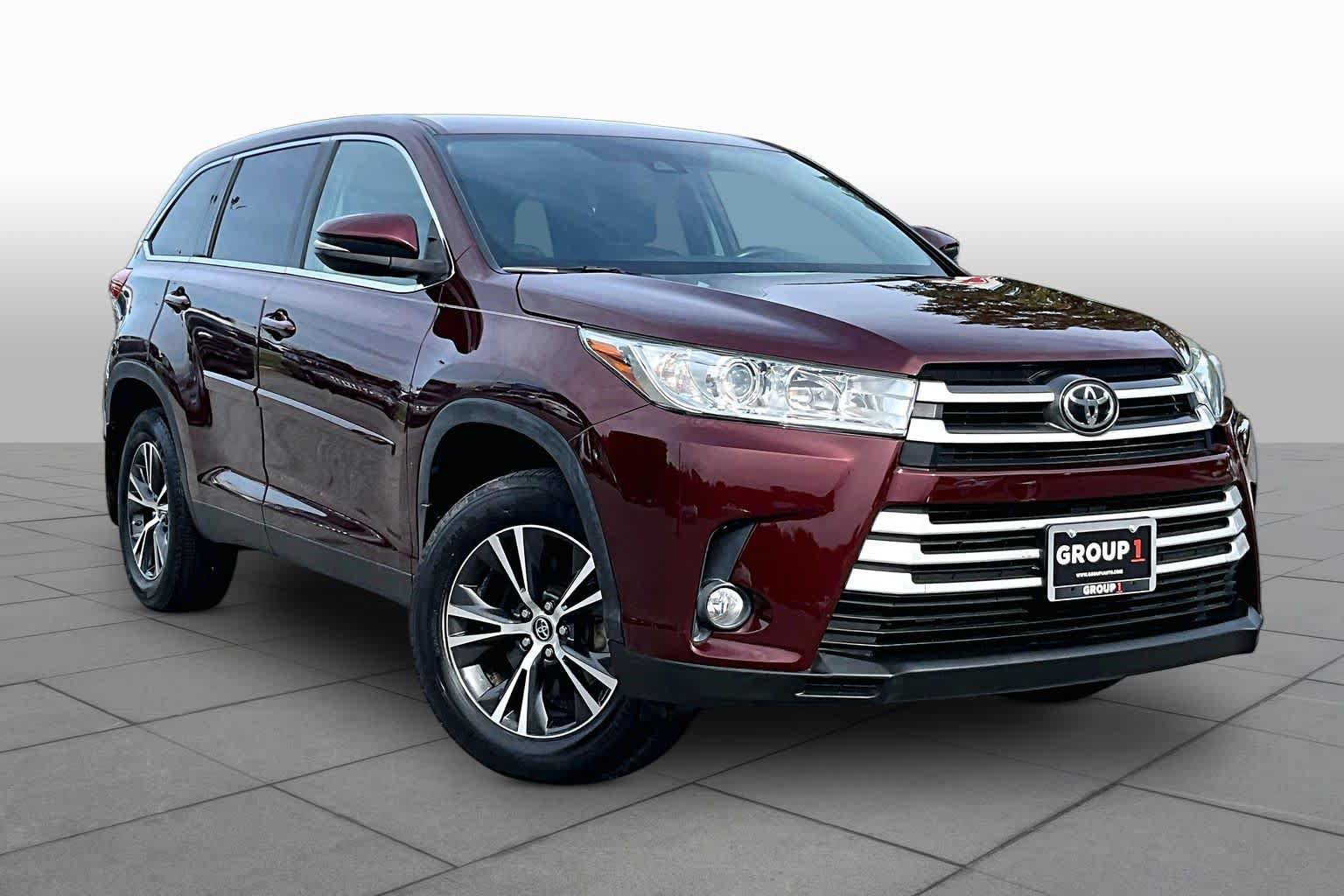 Used 2019 Toyota Highlander Plus AWD/4WD image 3