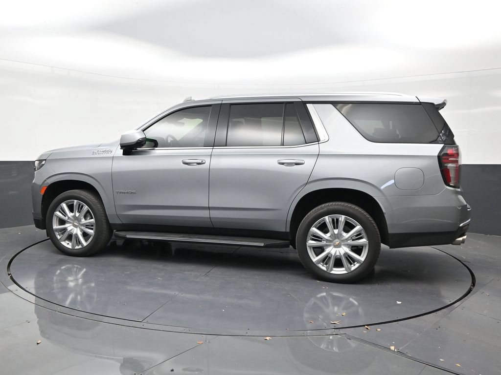 Used 2024 Chevrolet Tahoe High Country RWD image 2