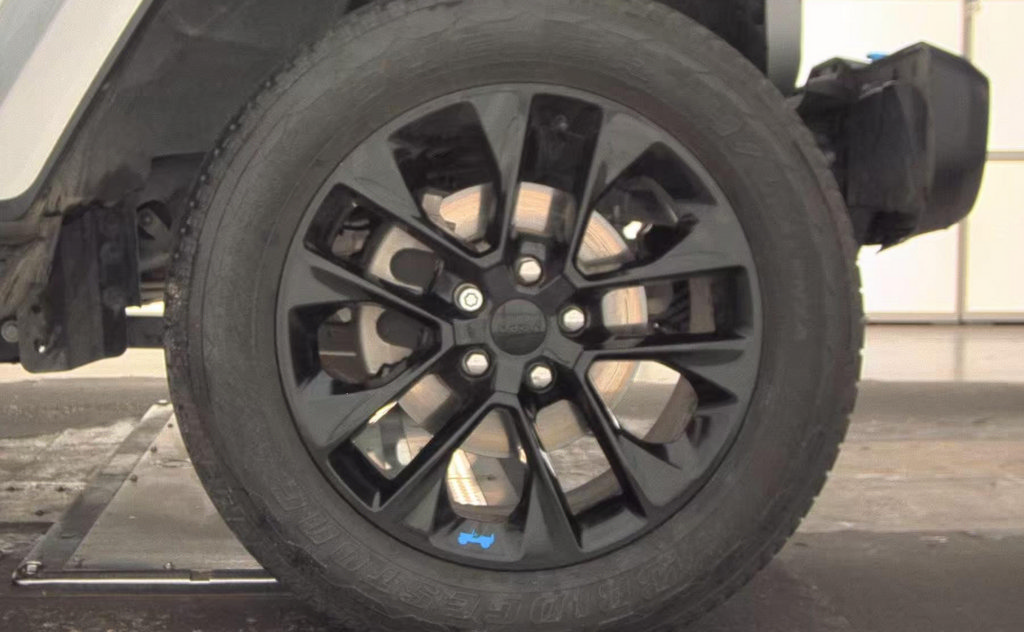 Used 2023 Jeep Wrangler Unlimited Sahara AWD/4WD image 6