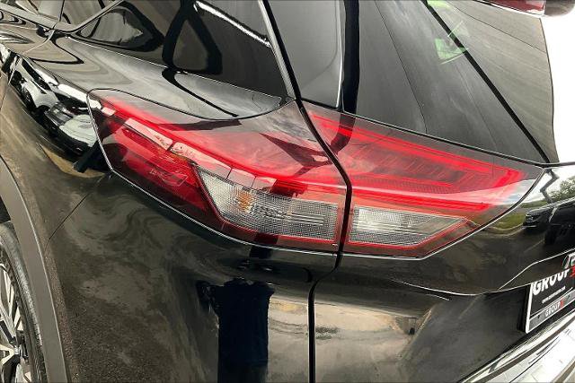 Certified 2023 Nissan Rogue SV FWD image 28