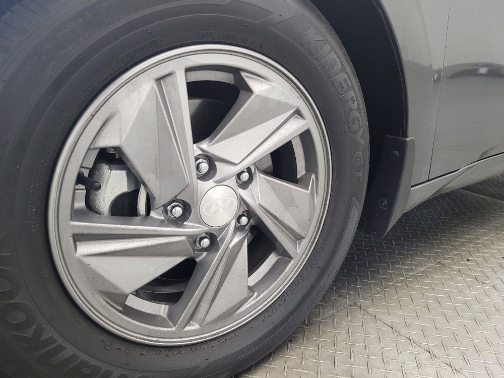 Used 2025 Hyundai Elantra SE image 31