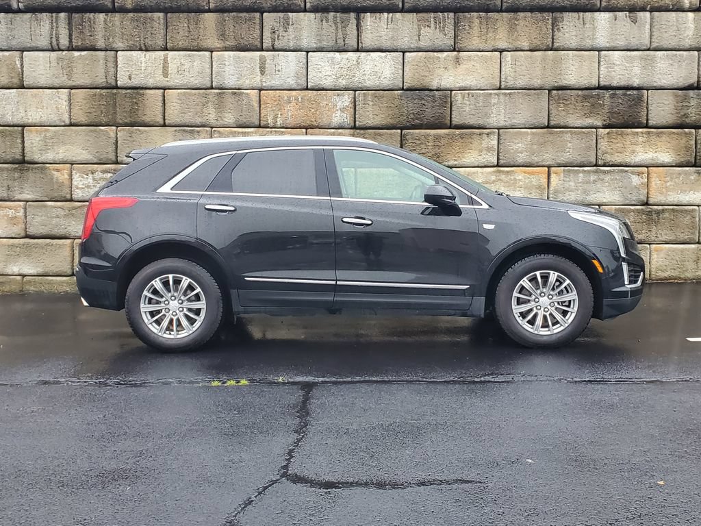 Used 2017 Cadillac XT5 Luxury w/ Driver Awareness Package AWD/4WD image 6