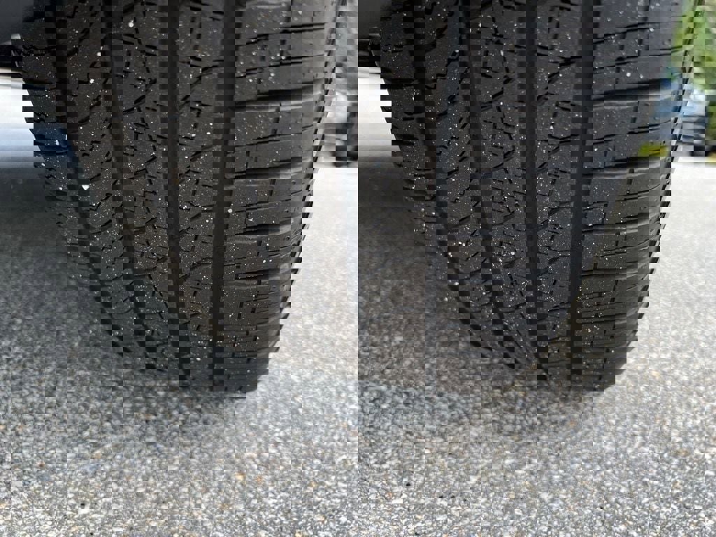 New 2026 Land Rover Range Rover Velar Dynamic SE image 10