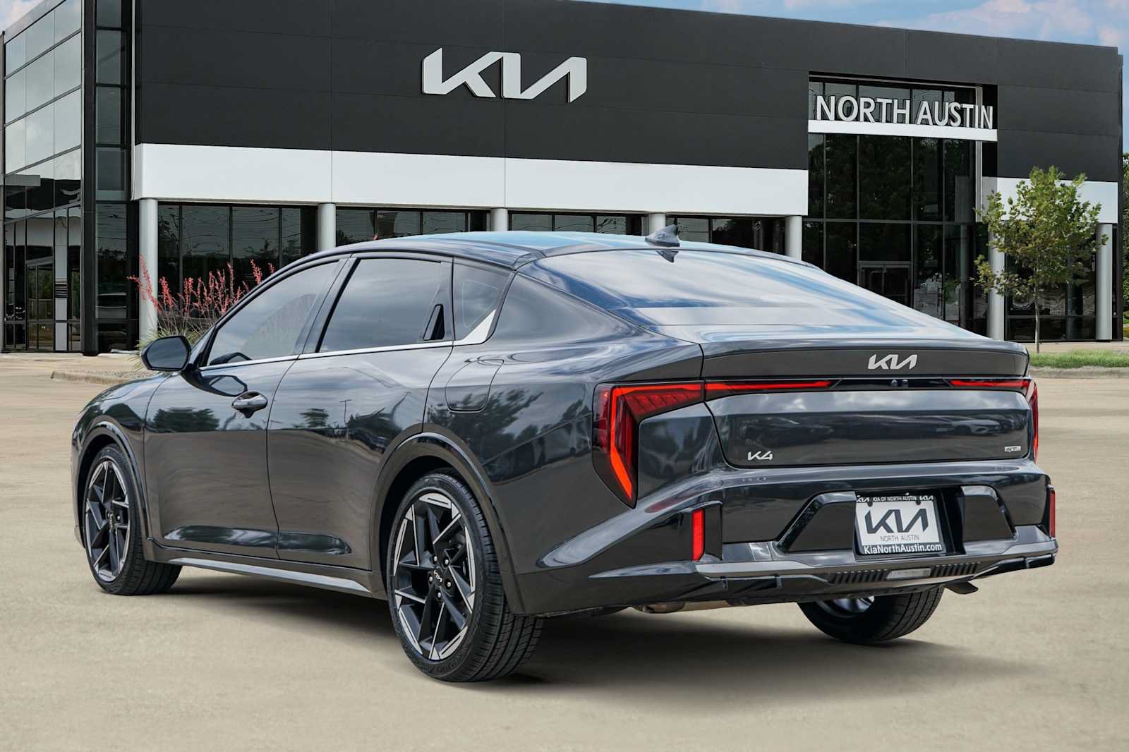 Certified 2025 Kia K4 GT-Line w/ GT-Line Sunroof Package FWD image 4
