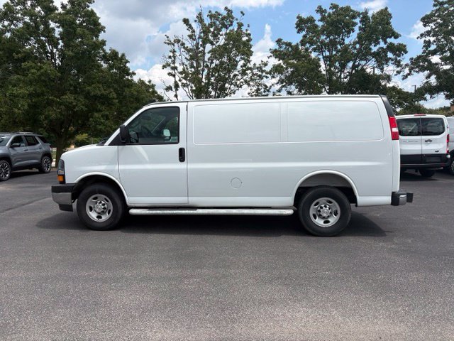 Used 2025 Chevrolet Express 2500 w/ Driver Convenience Package RWD image 2