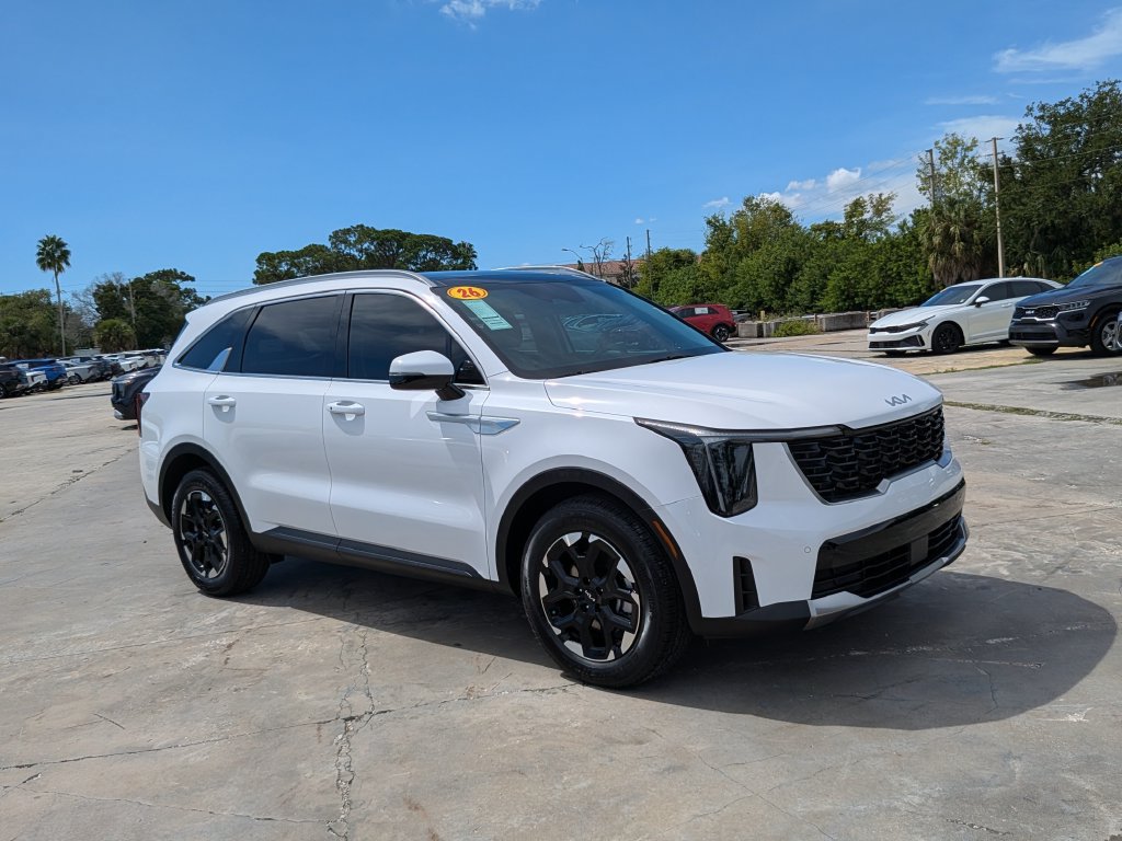 Certified 2026 Kia Sorento S w/ S Panoramic Sunroof Package FWD image 2