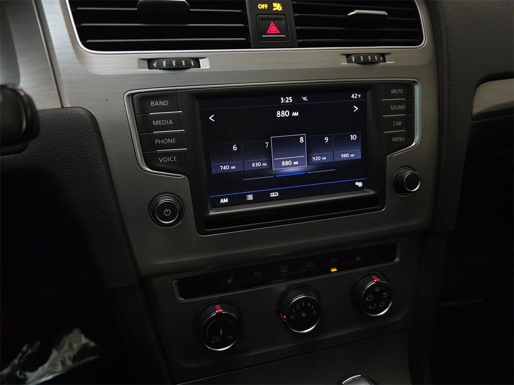 Used 2017 Volkswagen Golf Wolfsburg Edition image 27