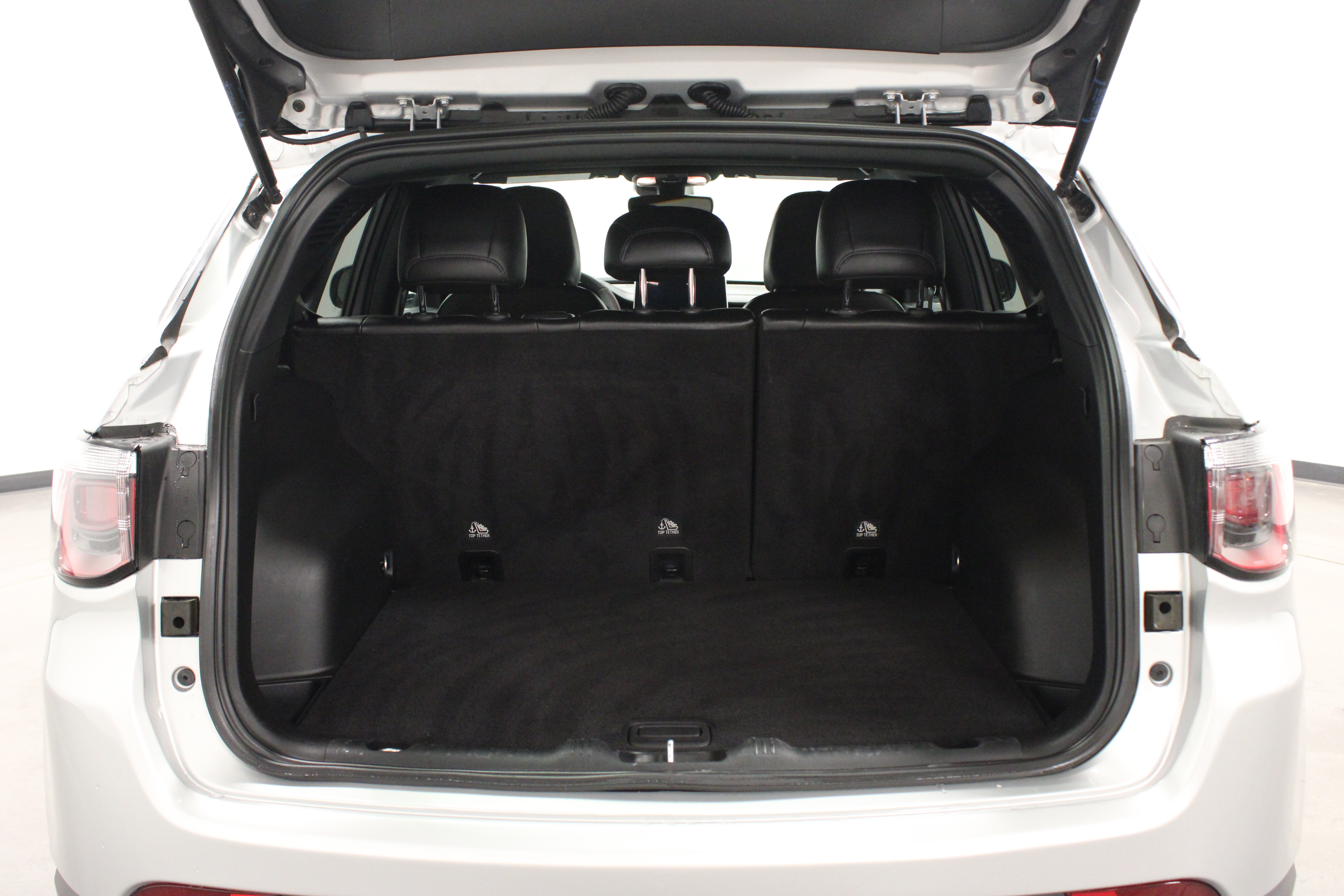 Used 2024 Jeep Compass Latitude AWD/4WD image 12