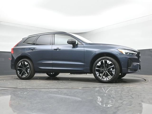 New 2026 Volvo XC60 B5 Plus w/ Protection Package Premier AWD/4WD image 36