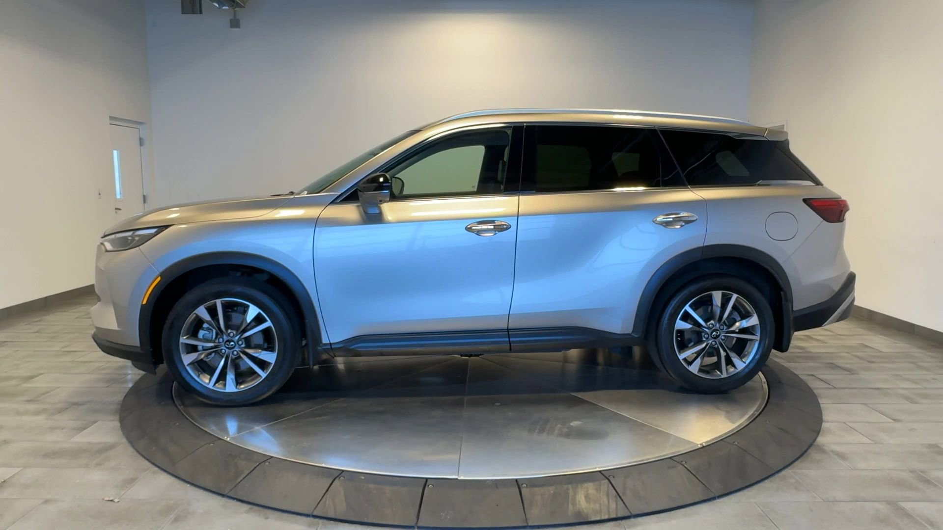 Certified 2023 INFINITI QX60 Luxe AWD/4WD image 5