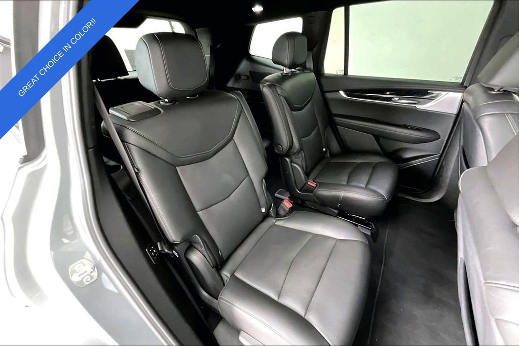 Used 2025 Cadillac XT6 Premium Luxury image 36