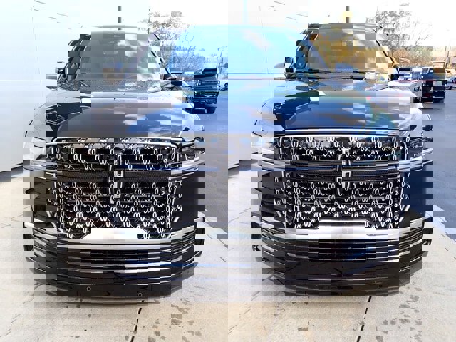 New 2025 Lincoln Navigator Reserve image 9