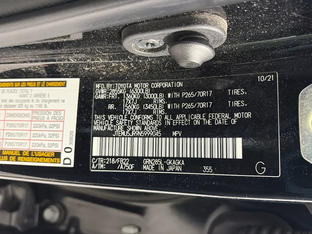 Used 2022 Toyota 4Runner SR5 AWD/4WD image 9