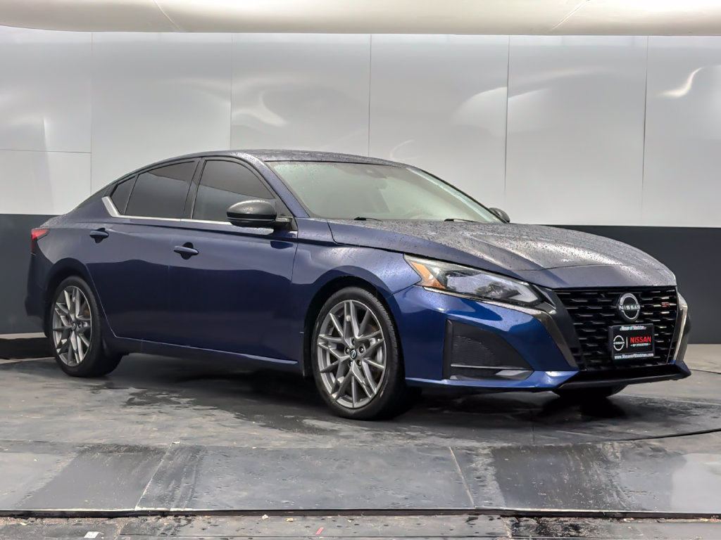 Used 2023 Nissan Altima 2.0 SR FWD image 1