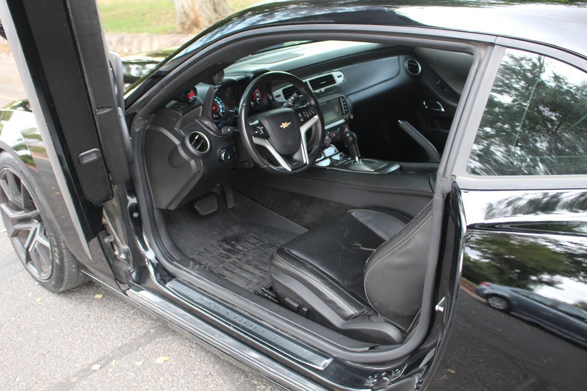 Used 2013 Chevrolet Camaro SS w/ RS Package RWD image 8