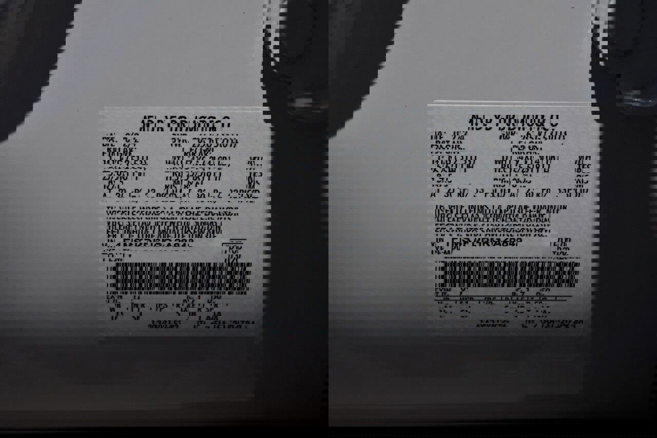 Used 2024 Ford Explorer XLT w/ Equipment Group 202A image 30