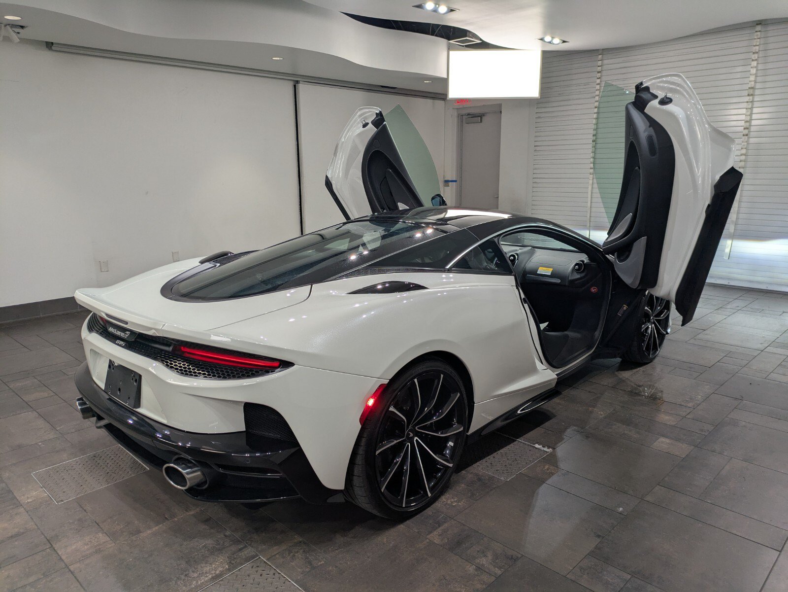 New 2025 McLaren GTS RWD image 26