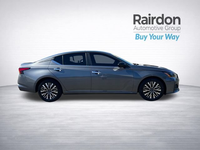 Used 2024 Nissan Altima 2.5 SV FWD image 8