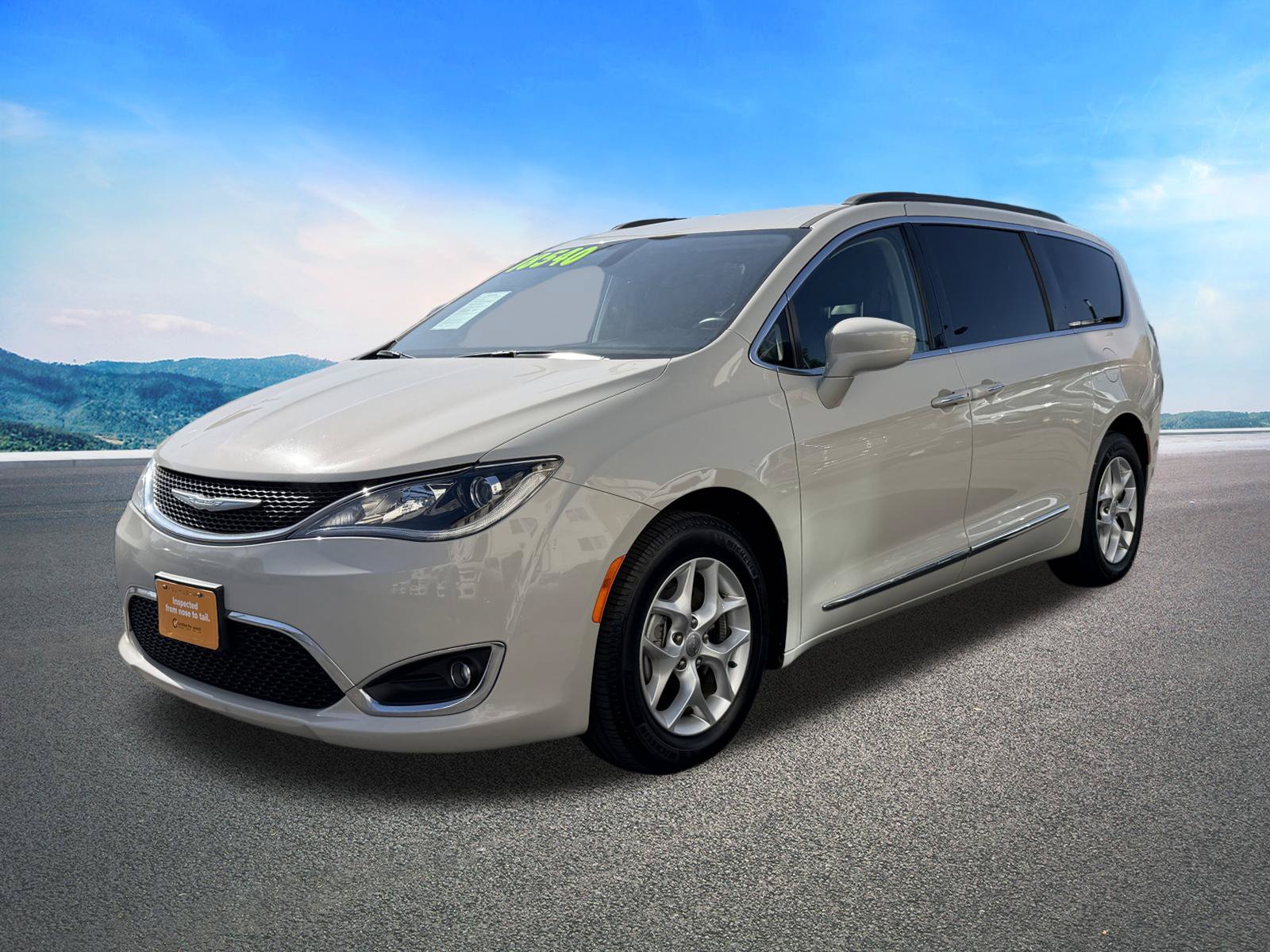 Certified 2017 Chrysler Pacifica Touring-L w/ Tire & Wheel Group FWD image 5