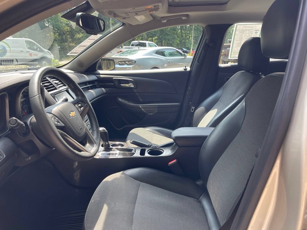 Used 2015 Chevrolet Malibu LT w/ Power Convenience Package FWD image 11