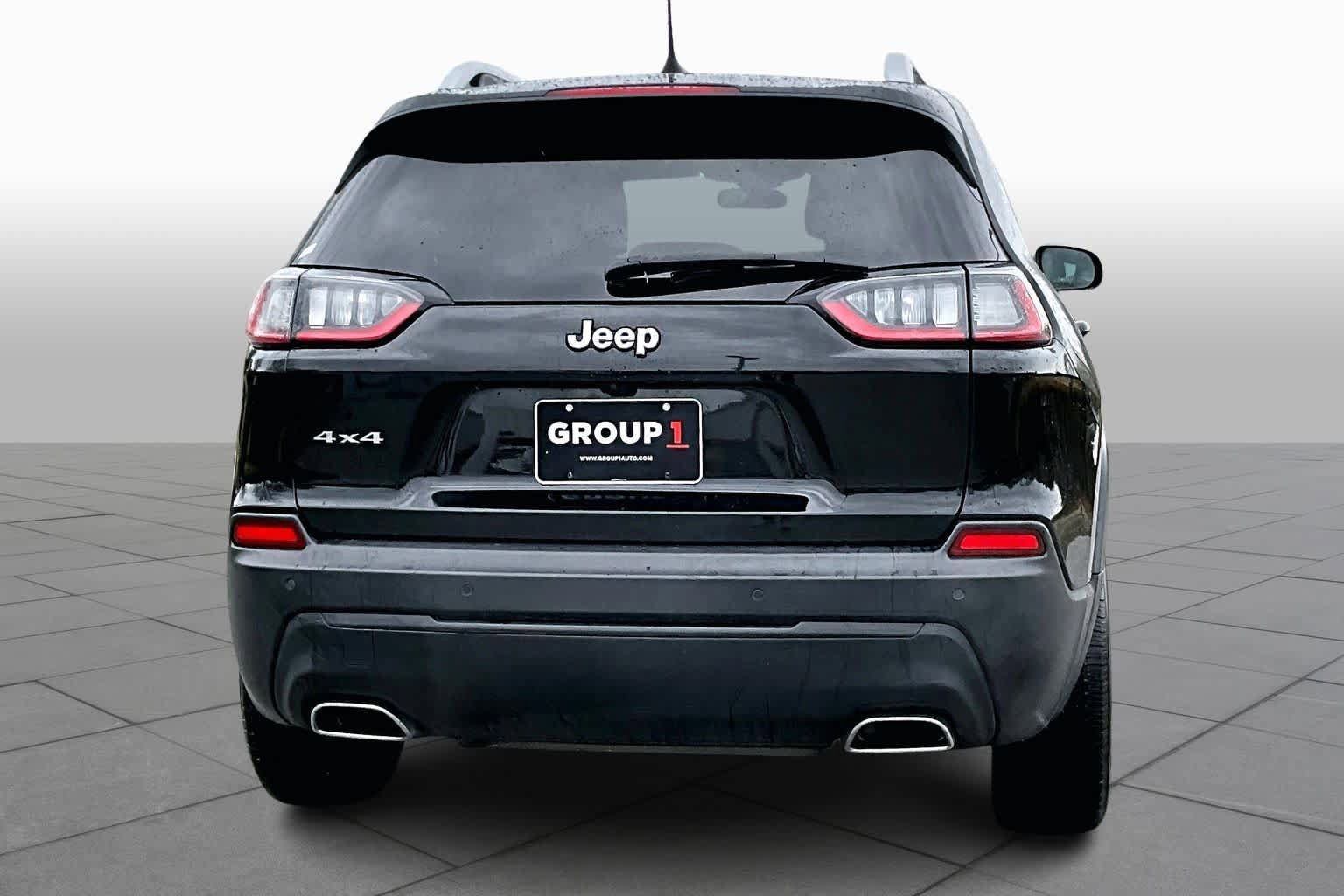 Used 2019 Jeep Cherokee Latitude Plus w/ Cold Weather Group image 5
