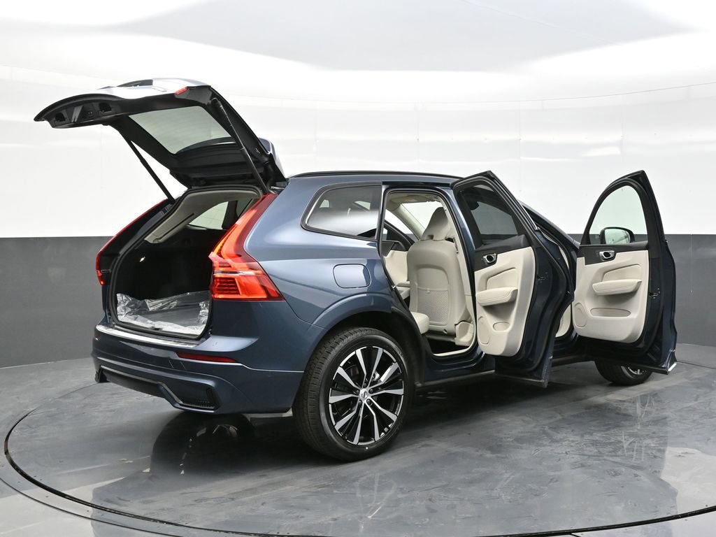 Used 2025 Volvo XC60 B5 Plus w/ Protection Package Premier image 30