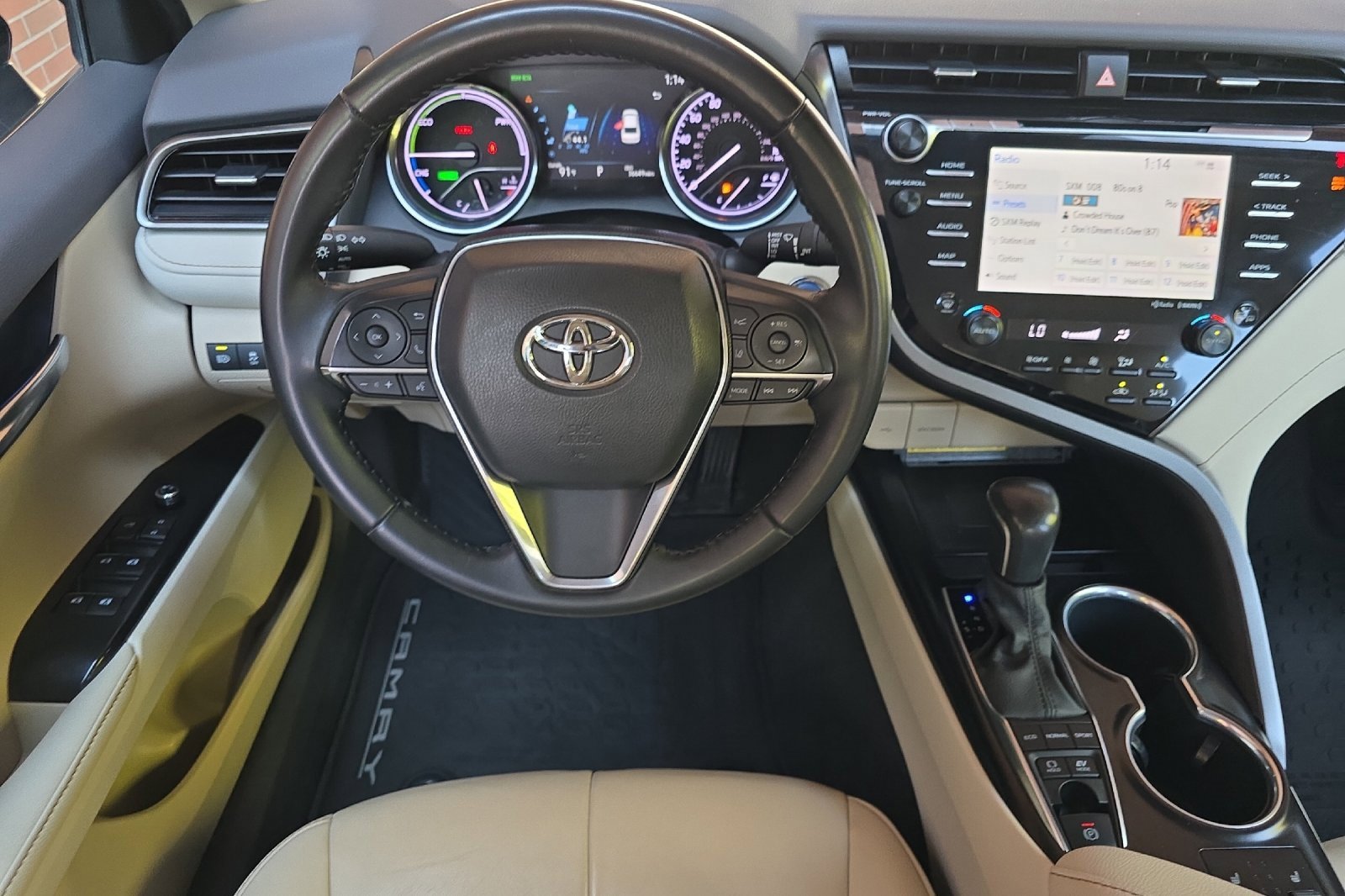Used 2020 Toyota Camry XLE image 16