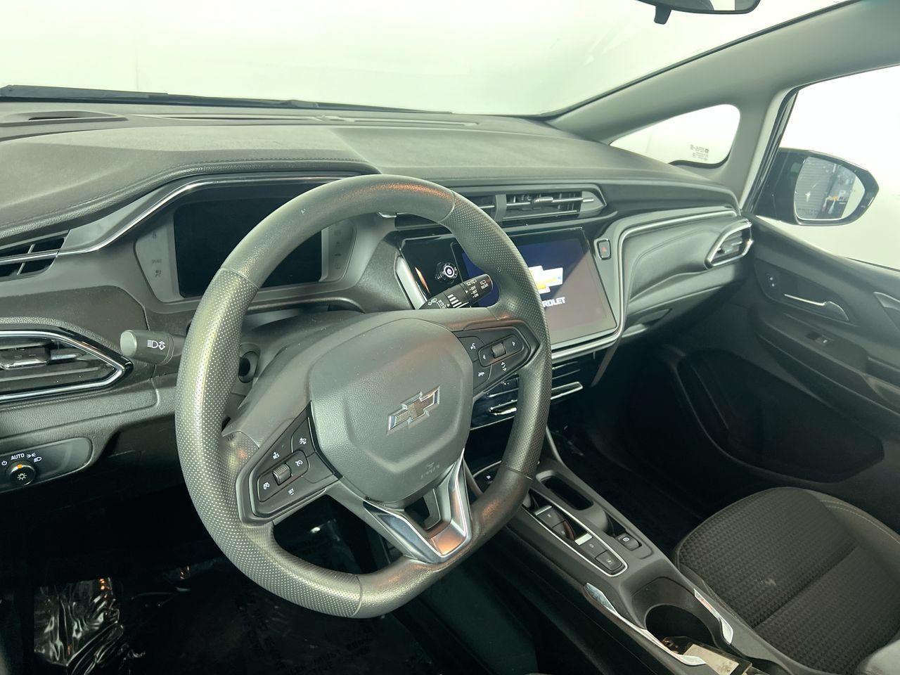 Used 2023 Chevrolet Bolt LT w/ Driver Confidence Package FWD image 21