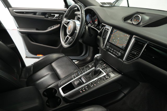 Used 2018 Porsche Macan S AWD/4WD image 45