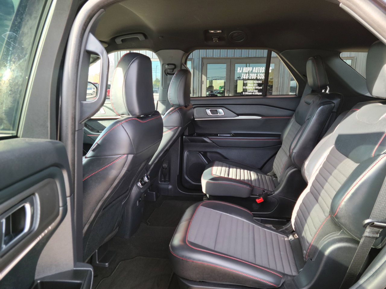 Used 2025 Ford Explorer ST-Line image 19