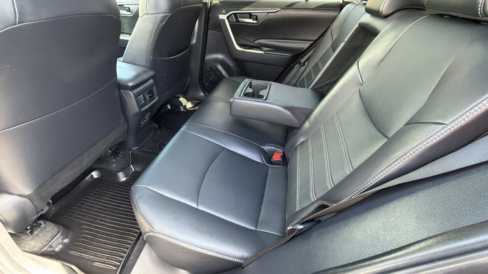 Used 2023 Toyota RAV4 XLE Premium FWD image 24