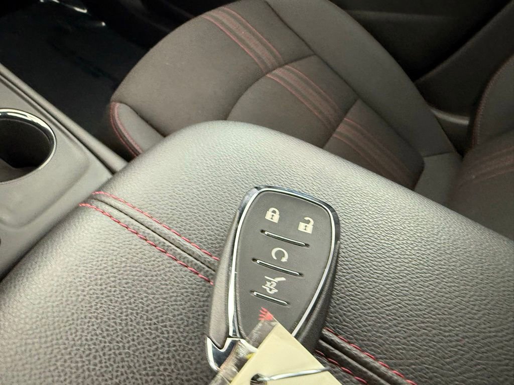 Used 2023 Chevrolet Equinox RS AWD/4WD image 25