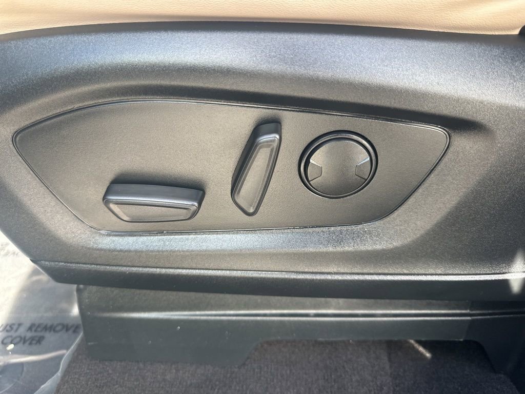 Used 2024 Ford Explorer XLT w/ Equipment Group 202A image 10