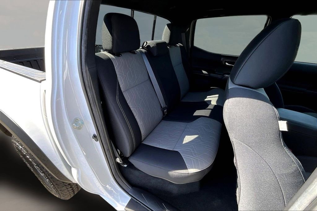 Used 2022 Toyota Tacoma TRD Off-Road w/ Technology Package image 27