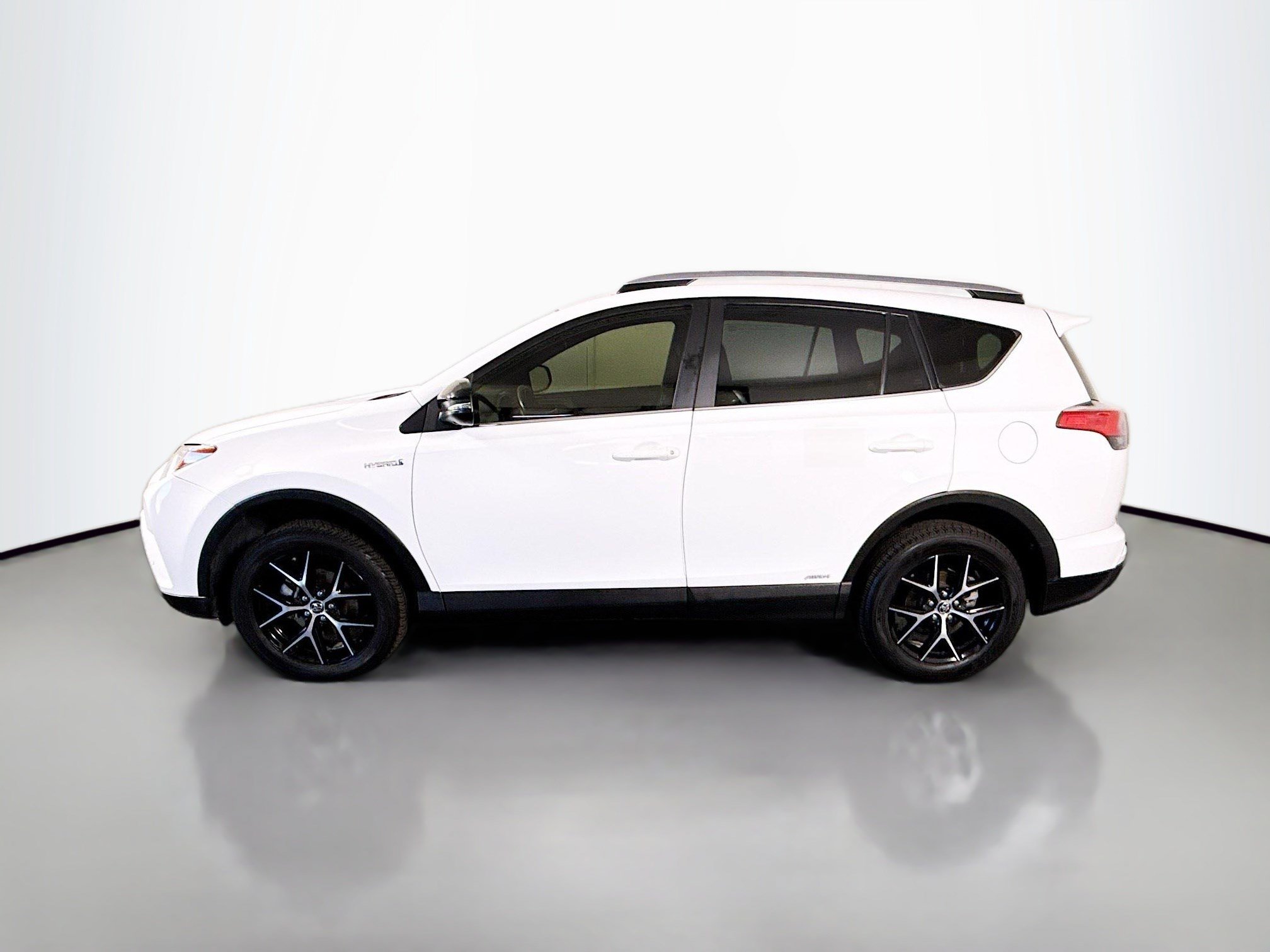 Used 2018 Toyota RAV4 SE w/ Advanced Technology Package AWD/4WD image 6