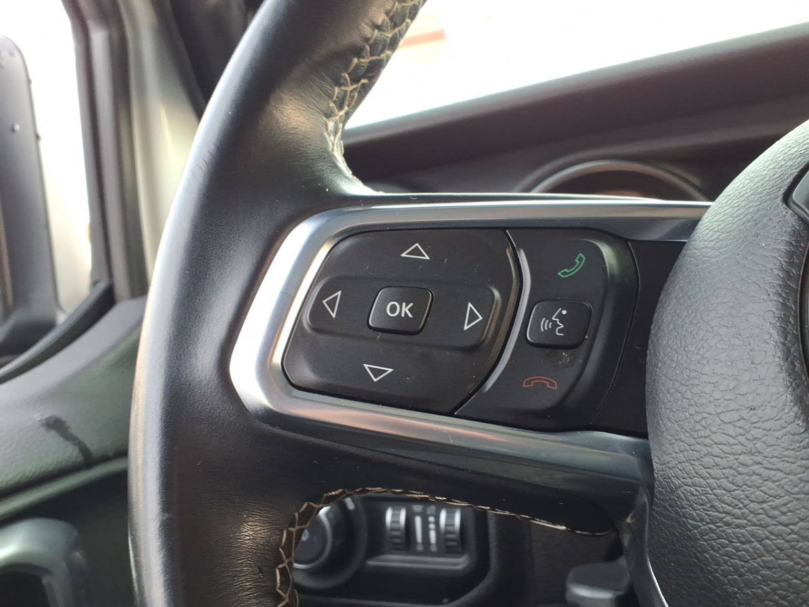 Used 2020 Jeep Wrangler Unlimited Sahara AWD/4WD image 26